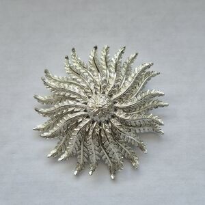 Vintage Silver Tone Floral Brooch